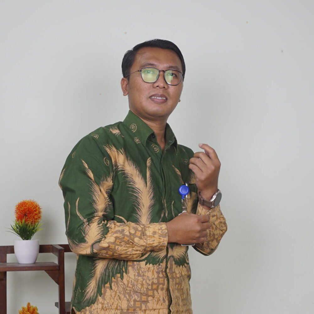 Thoyibin Mustaqim, S.Pd.I., Gr.